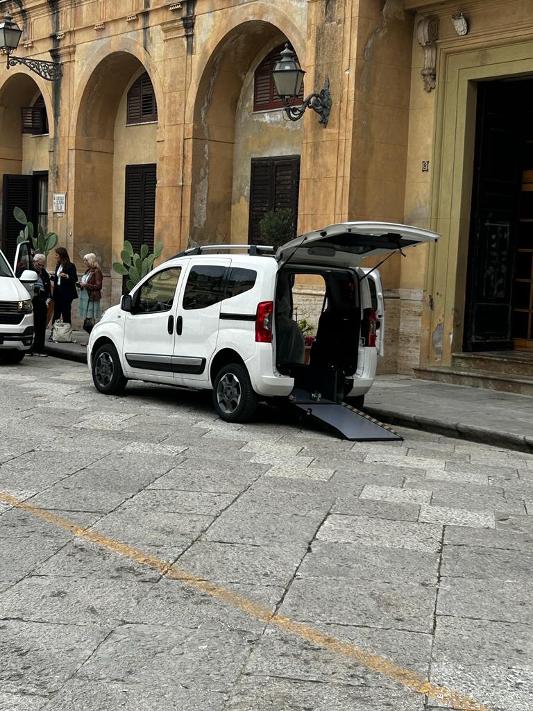 Arrivato stamane il nuovo Qubo Fiat acquistato dal Comune per la mobilità condivisa trasporto disabili