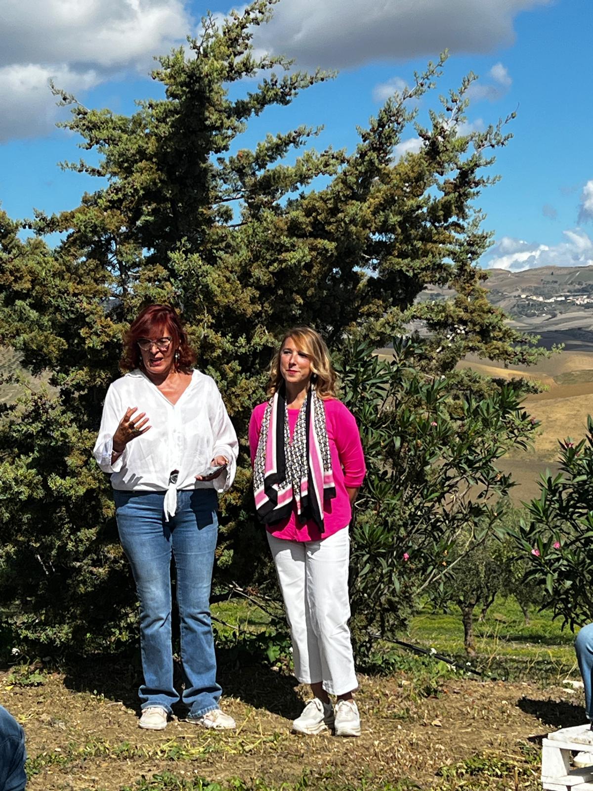 “Annaluna” e la guerra delle donne nella Sicilia del 1970: Tra le iniziative della Vendemmia In Rosa anche una lettura di alcune pagine del libro di Mariella Sapienza